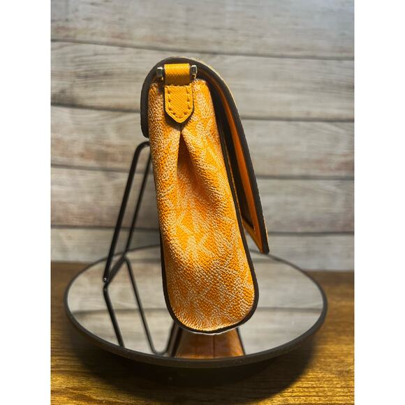 Michael Kors Medium Logo Convertible Crossbody Bag - Picture 5 of 10